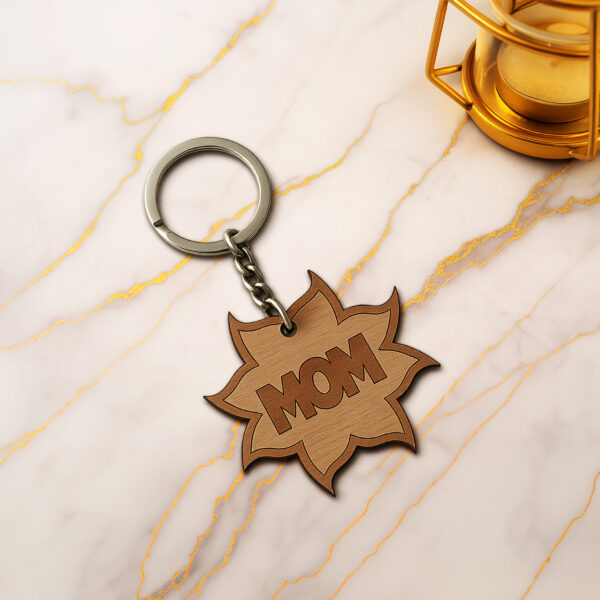 Ξύλινο μπρελόκ MOM λουλούδι